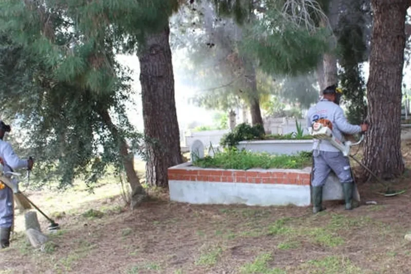 Antalya mezarlıklarında bakım onarım çalışması