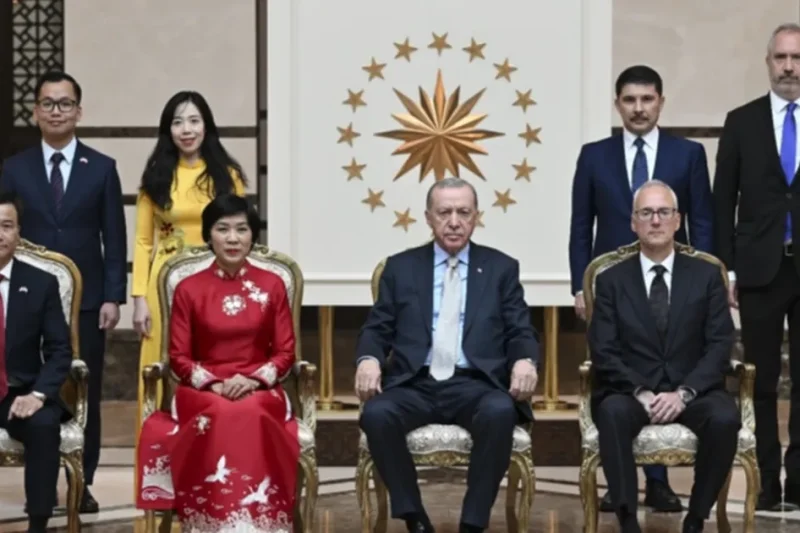 5 ülkenin büyükelçisinden Cumhurbaşkanı Erdoğan’a güven mektubu