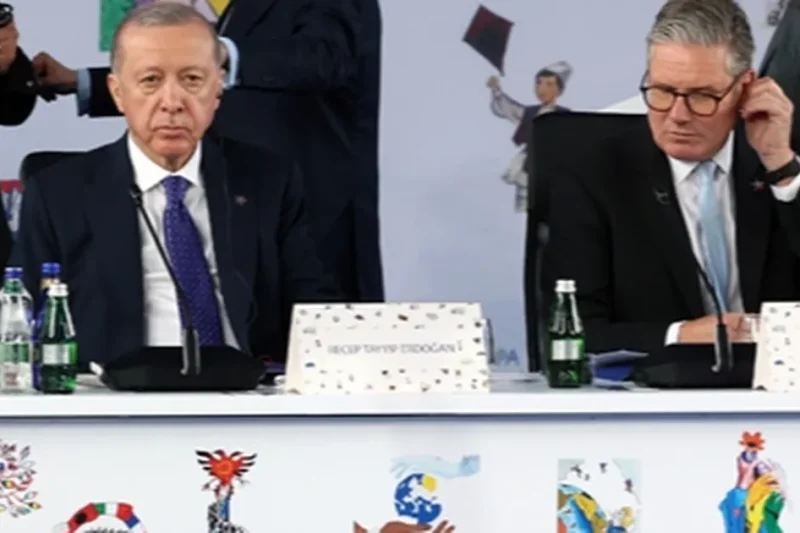 Cumhurbaşkanı Erdoğan Arnavutluk’ta… Zirveden barış çağrısı yaptı