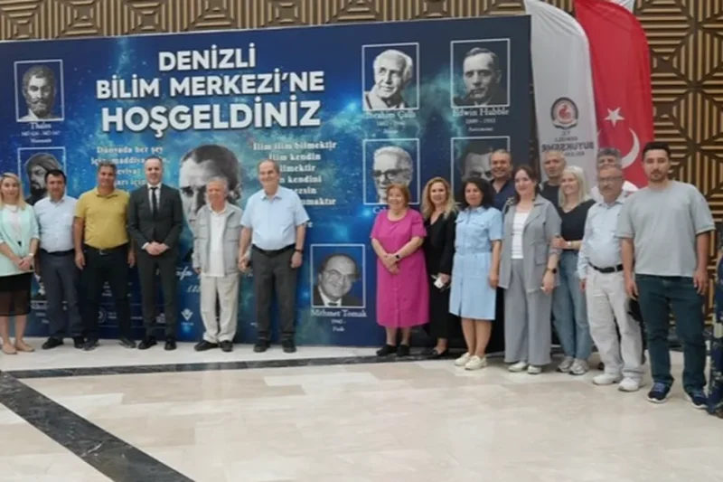 Denizli’de “Bilim ve Sevgi” söyleşisi büyük ilgi gördü