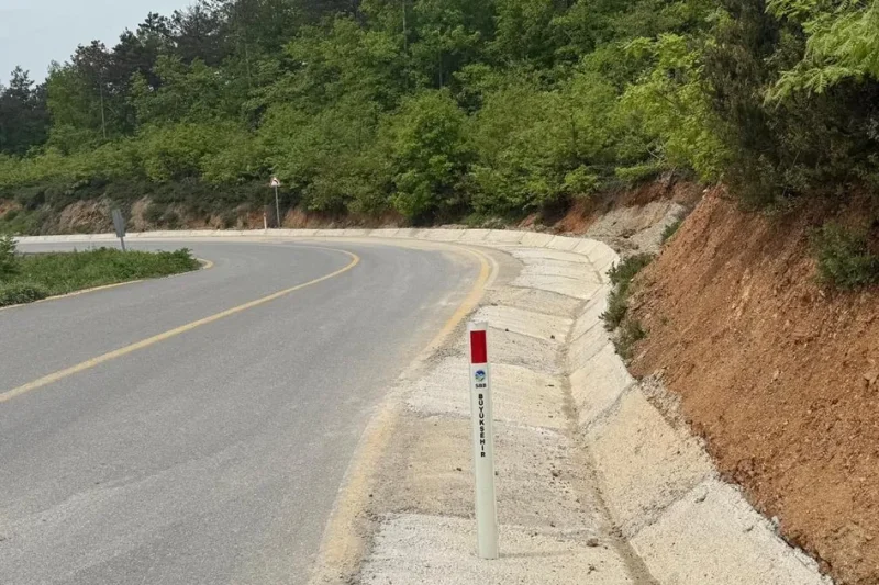 Sakarya’da güvenli ulaşım için 2 ilçeye 20 kilometrelik montaj