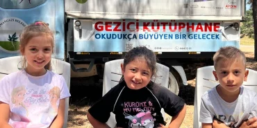 Bursa Osmangazi'de gezici kütüphane çocukları masallar ile buluşturdu